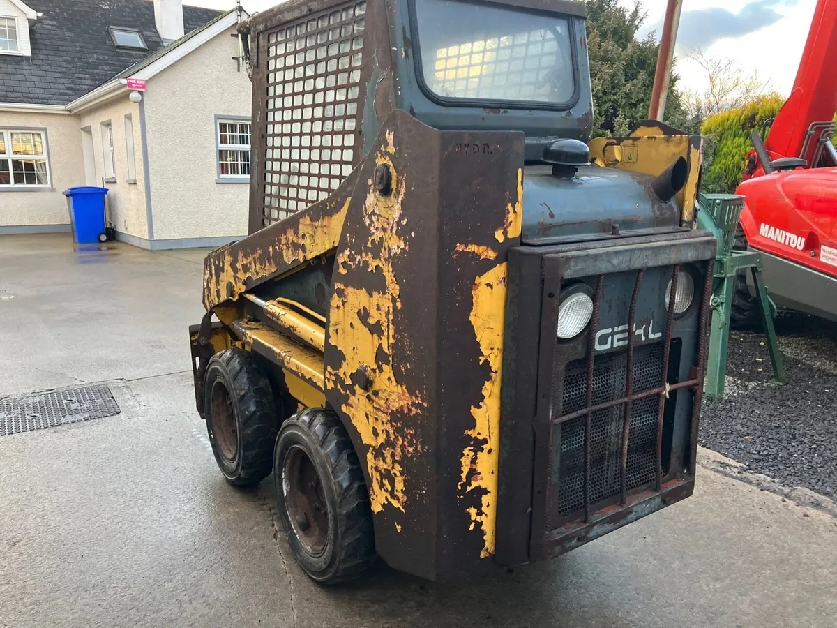 GEHL SKIDSTEER - Image 3