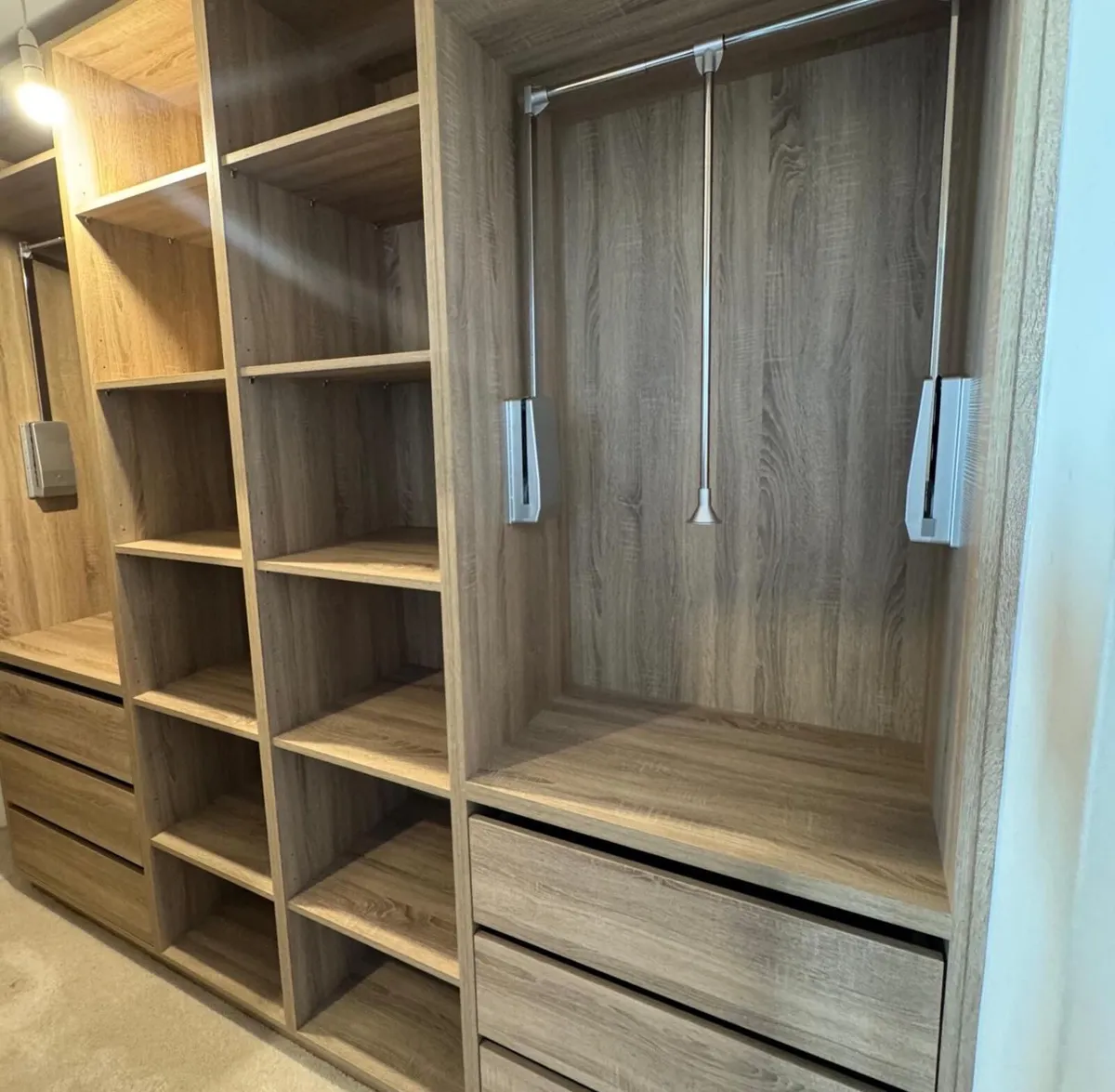 Walk-in wardrobes - Image 1