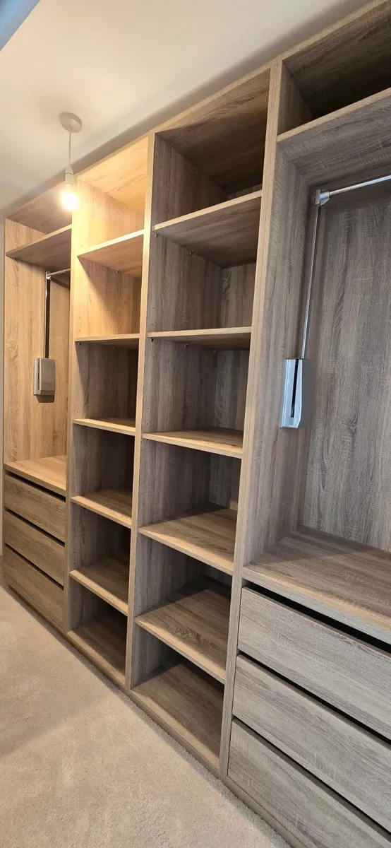 Walk-in wardrobes - Image 2