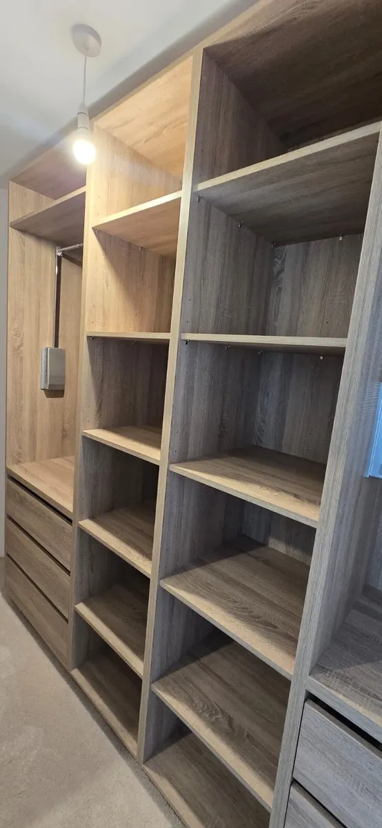 Walk-in wardrobes - Image 4