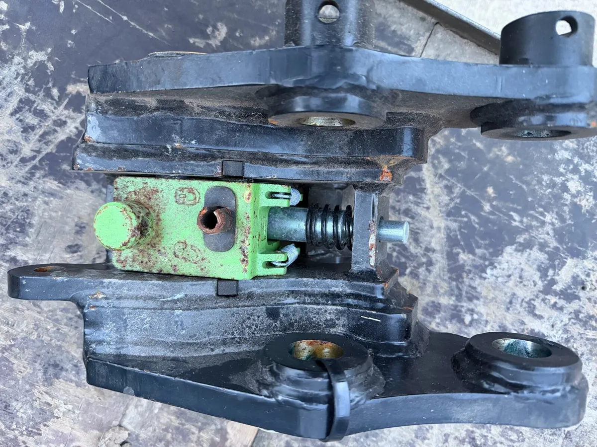 Geith semi quick hitch(Unused) - Image 4