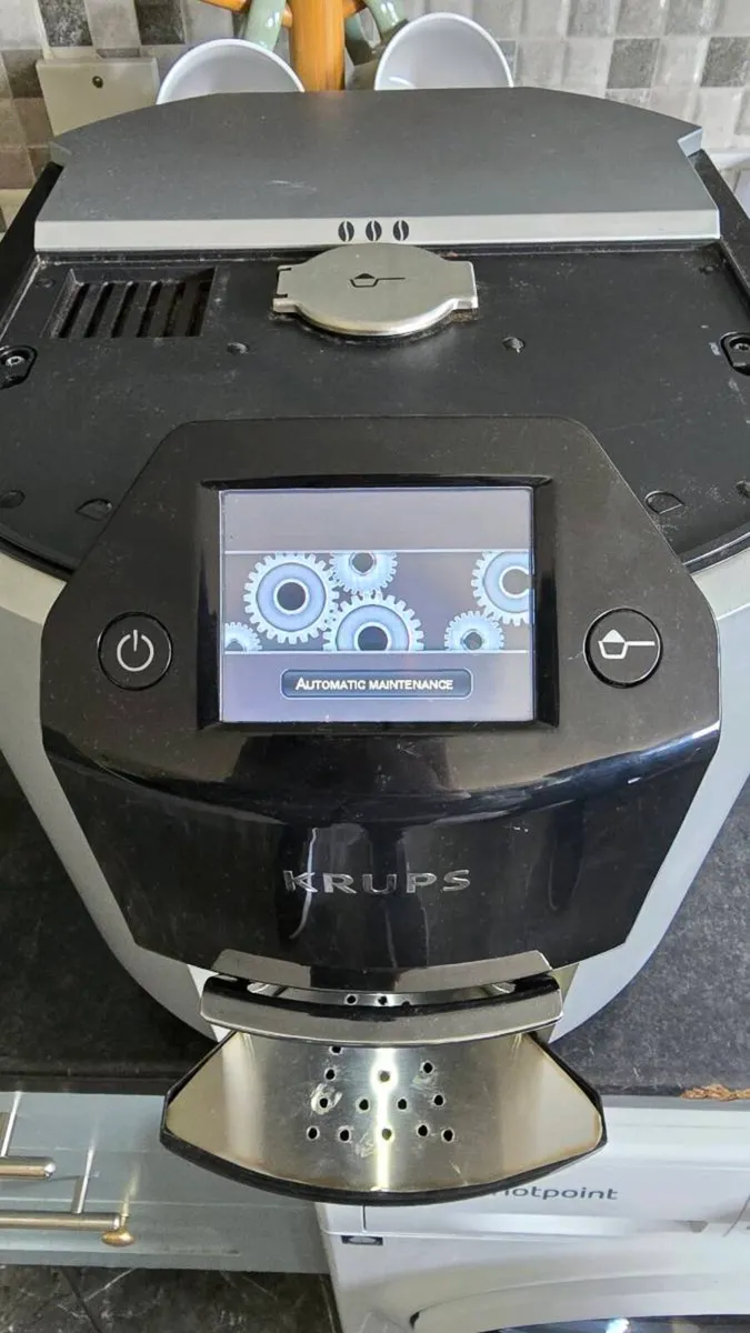 Krups EA907D Fully Automatic Coffee Machine - Image 2
