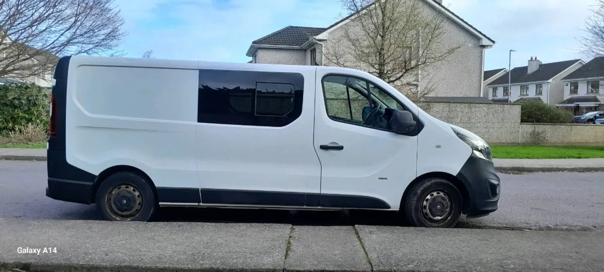 Vauxhall Vivaro Crew Cab Van - Image 3