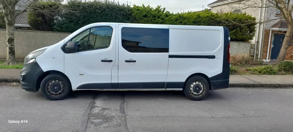 Vauxhall Vivaro Crew Cab Van - Image 4