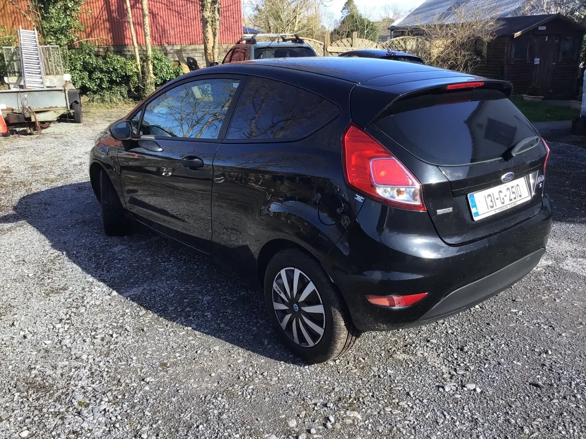 Ford Fiesta - Image 4