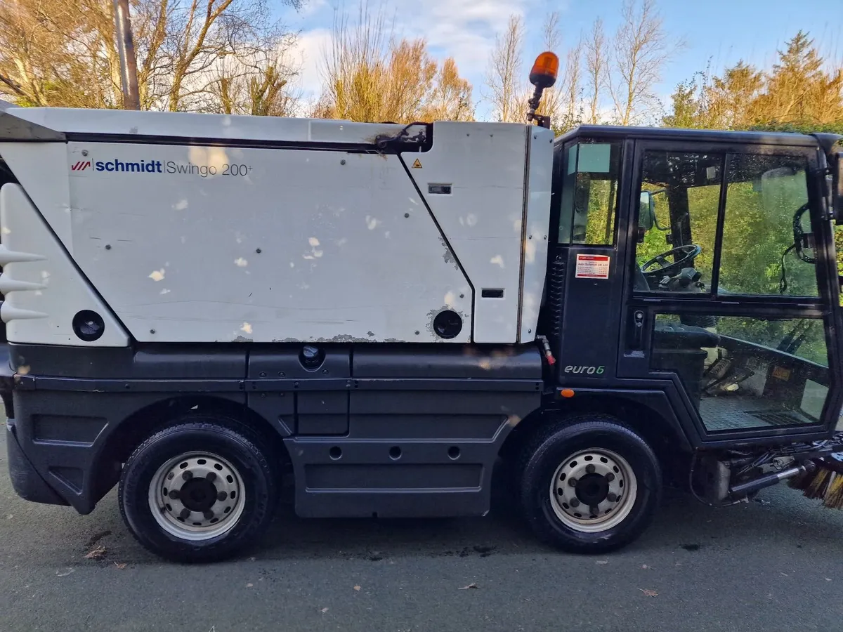 2019 Schmidt Swingo 200+ Road Sweeper Roadsweeper - Image 3