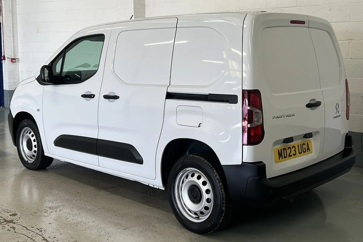 2023 Peugeot Partner Panel Van - Image 4