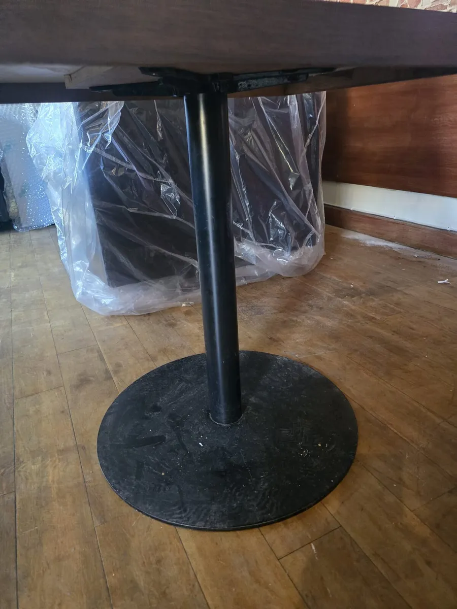 Restaurant table - Image 4