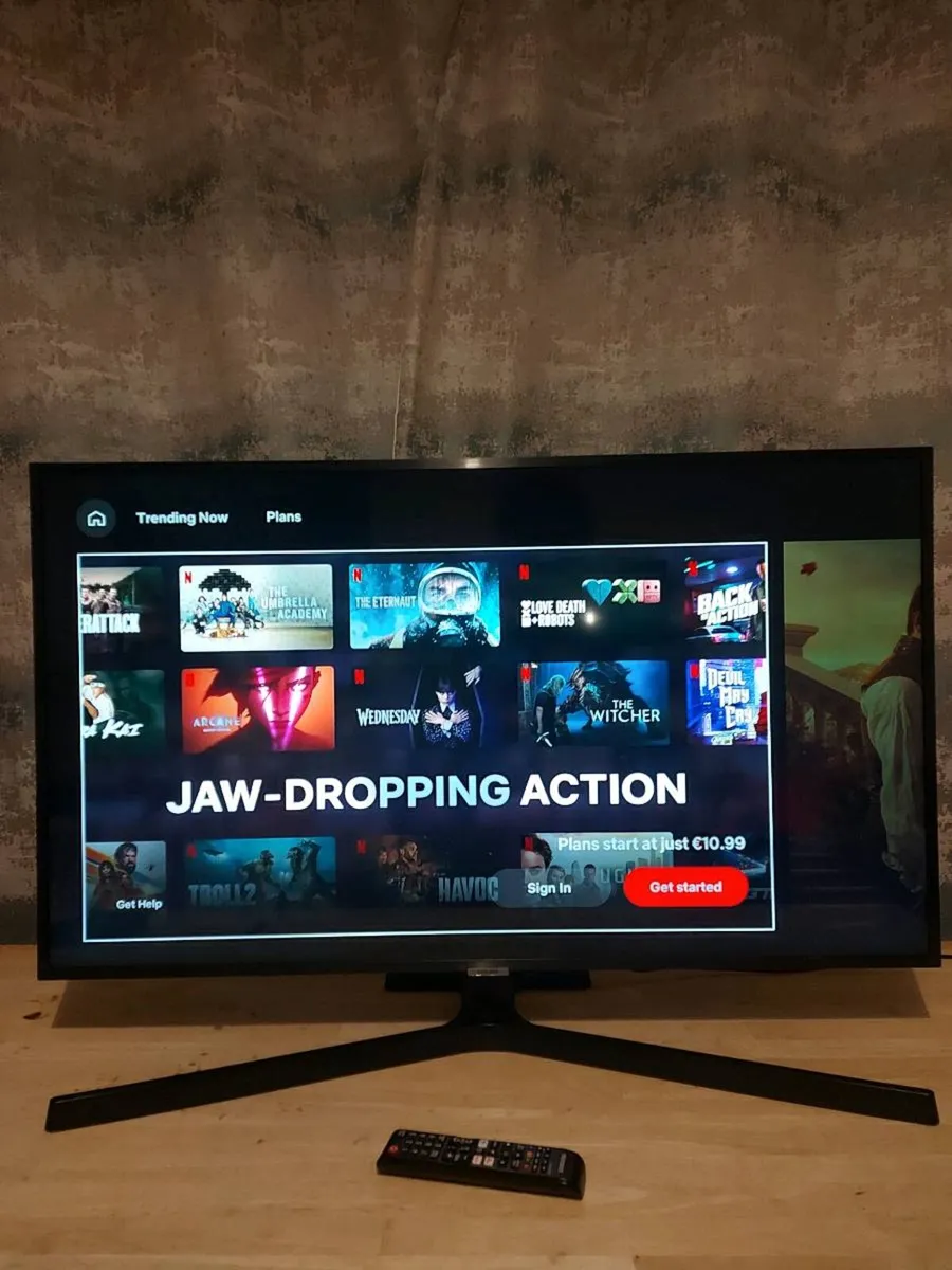 Samsung 43 inch 4K UHD TV - Image 2