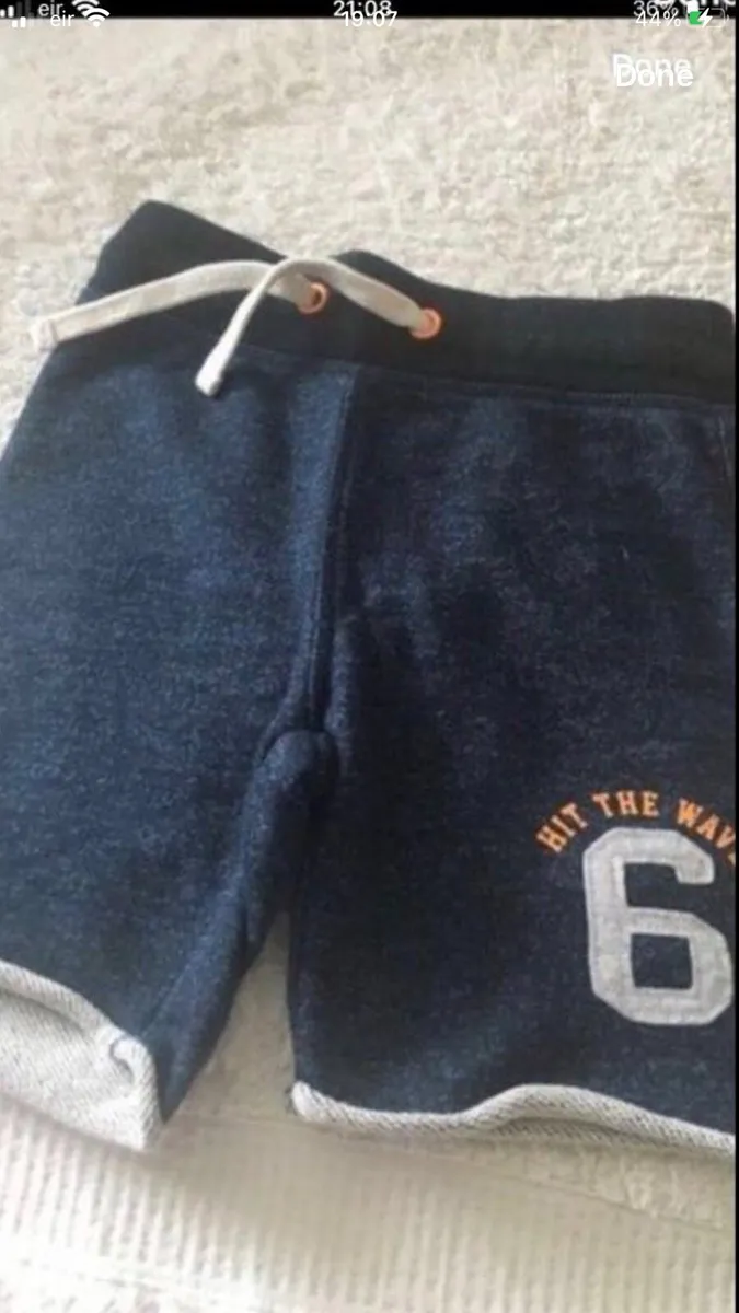 Boys shorts age 3/4 €3 - Image 1