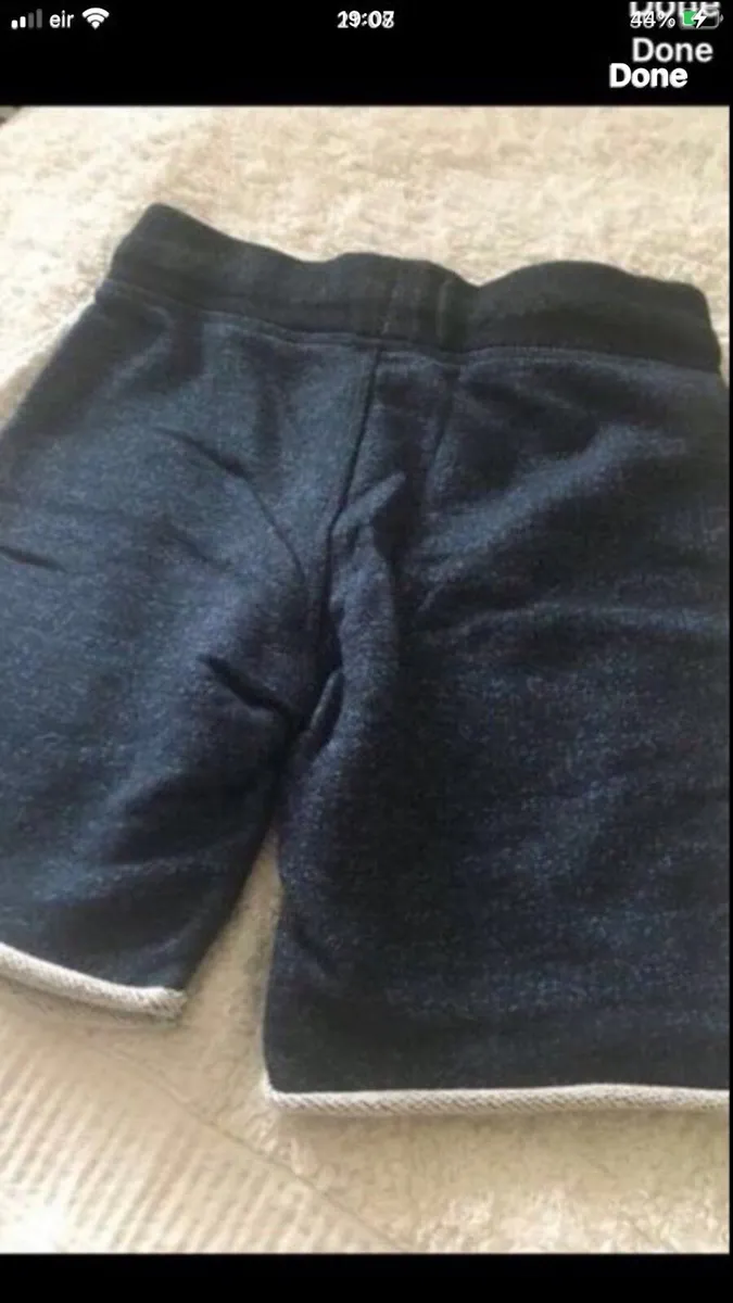 Boys shorts age 3/4 €3 - Image 2