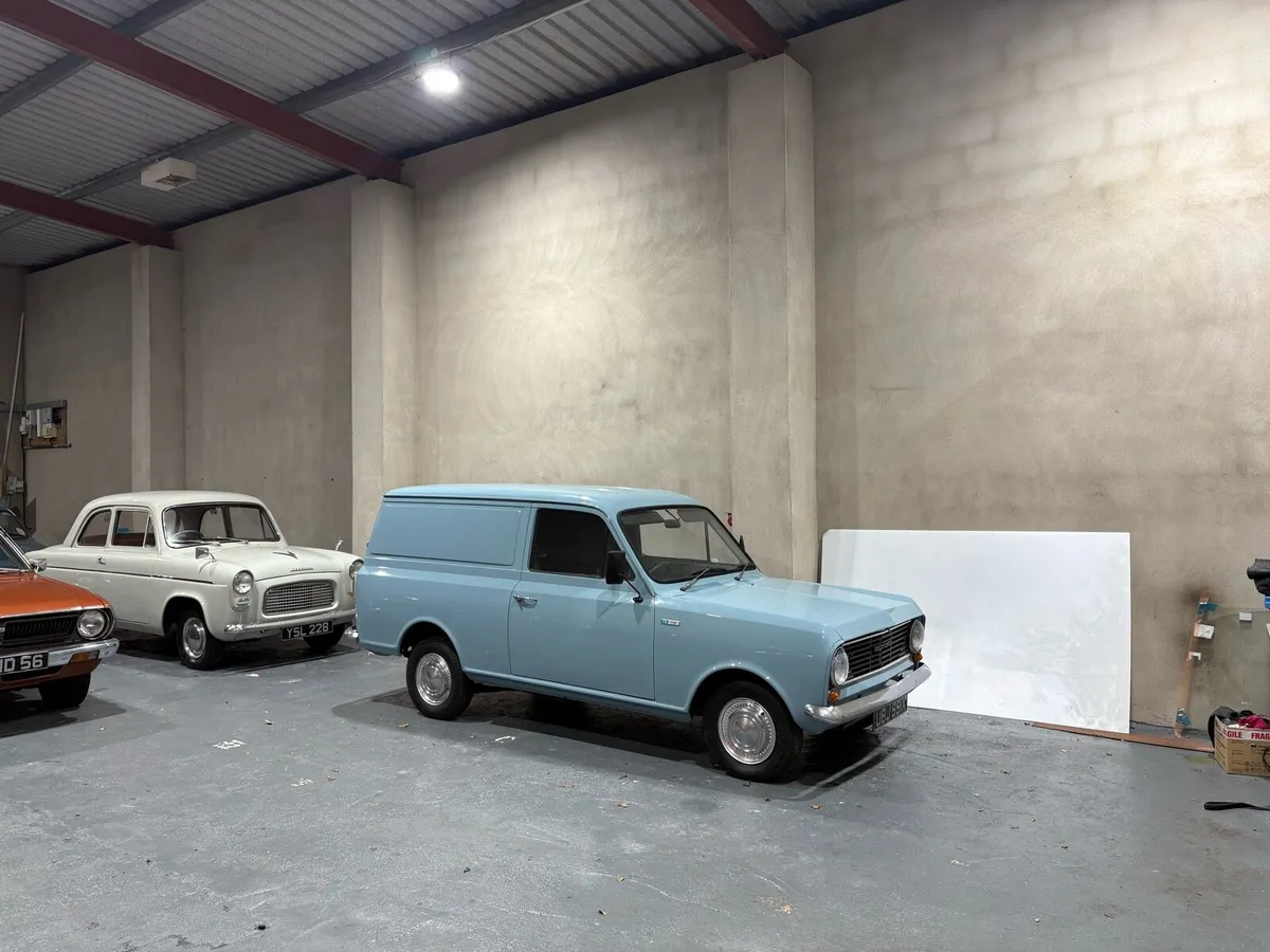 1981 BEDFORD  H A    VAN - Image 2