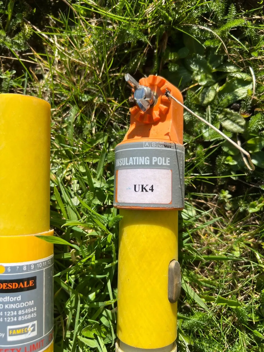 Insulation poles - Image 3