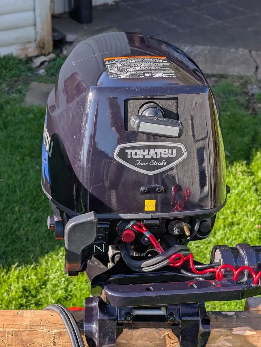 Tohatsu Outbord Engine 9.8 Electric Start - Image 1