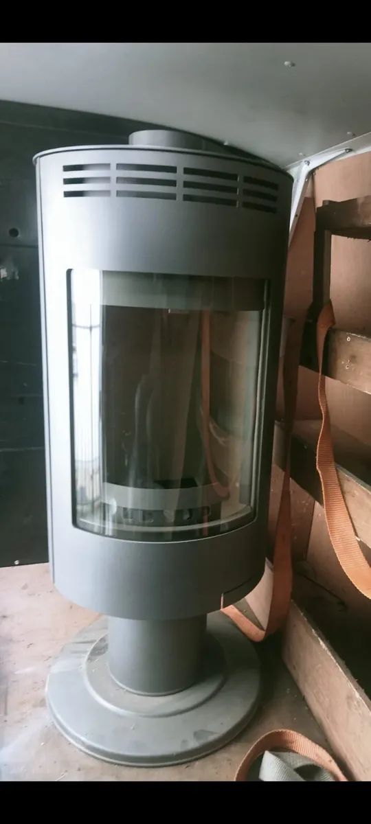 New  wood bruing stove  never use - Image 2