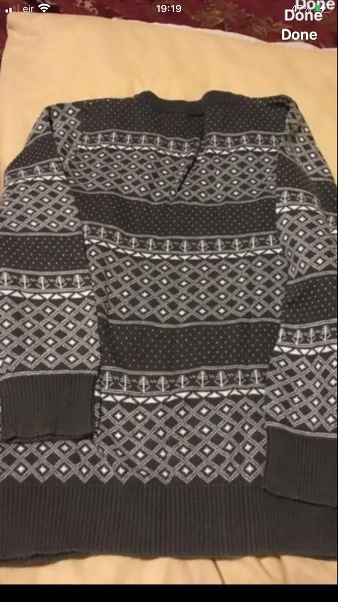 Boys sweater size 122 €4 - Image 2