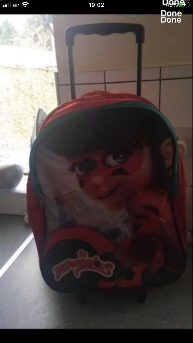 Girls trolley bag €5 - Image 4