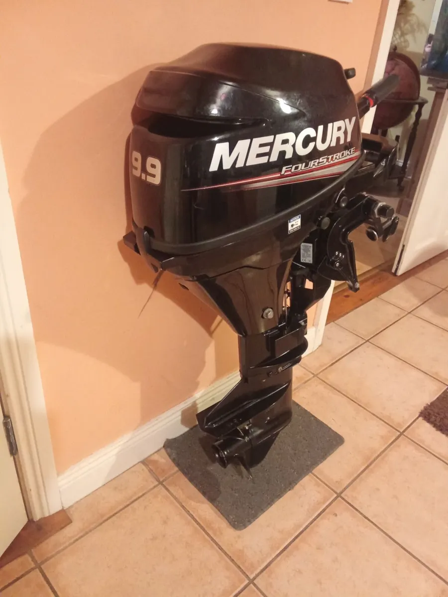 4-stroke outboard MERCURY -9,9 hp - Image 1