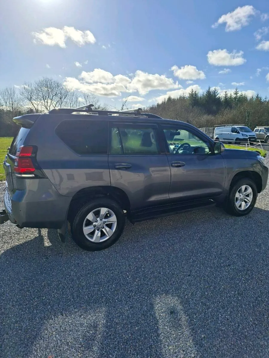 Toyota landcruiser buisness crewcab - Image 3