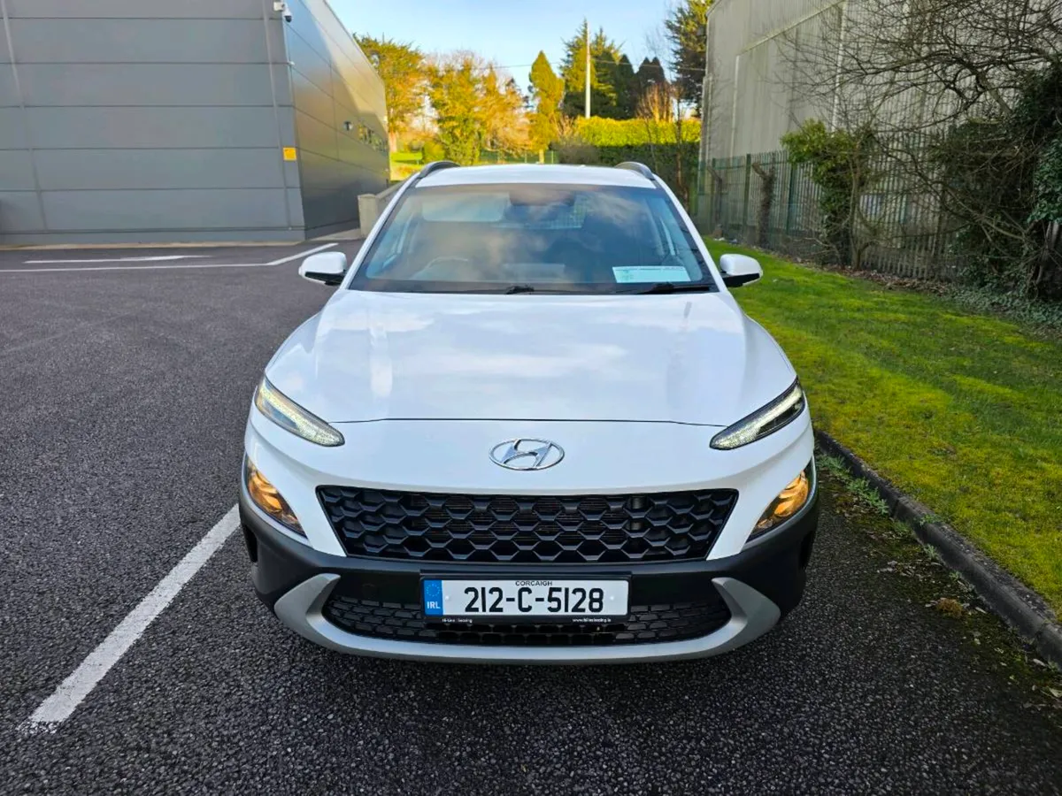 212 KONA VAN DIESEL REVERSING CAMERA LOW MILEAGE - Image 2