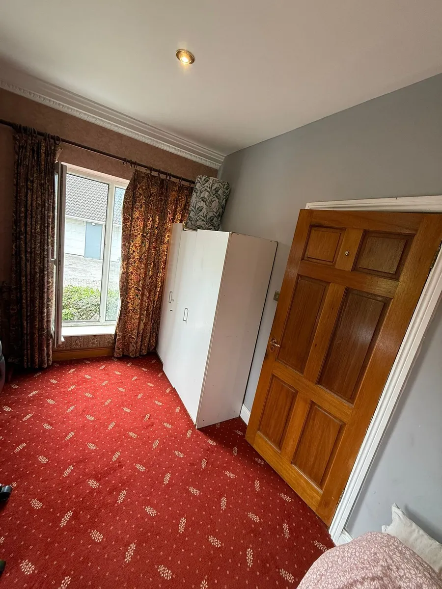 Double room for Rent in House Dublin 18 - Image 4