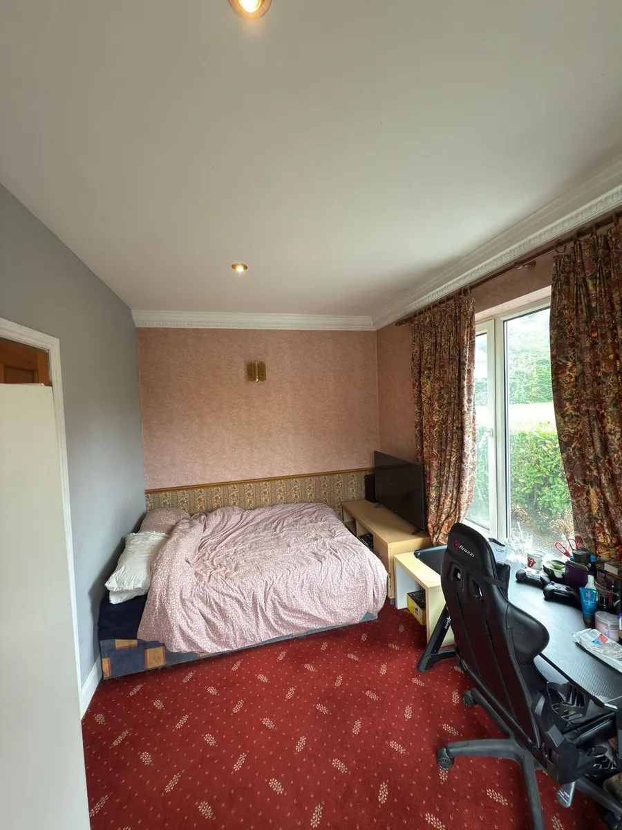 Double room for Rent in House Dublin 18 - Image 1