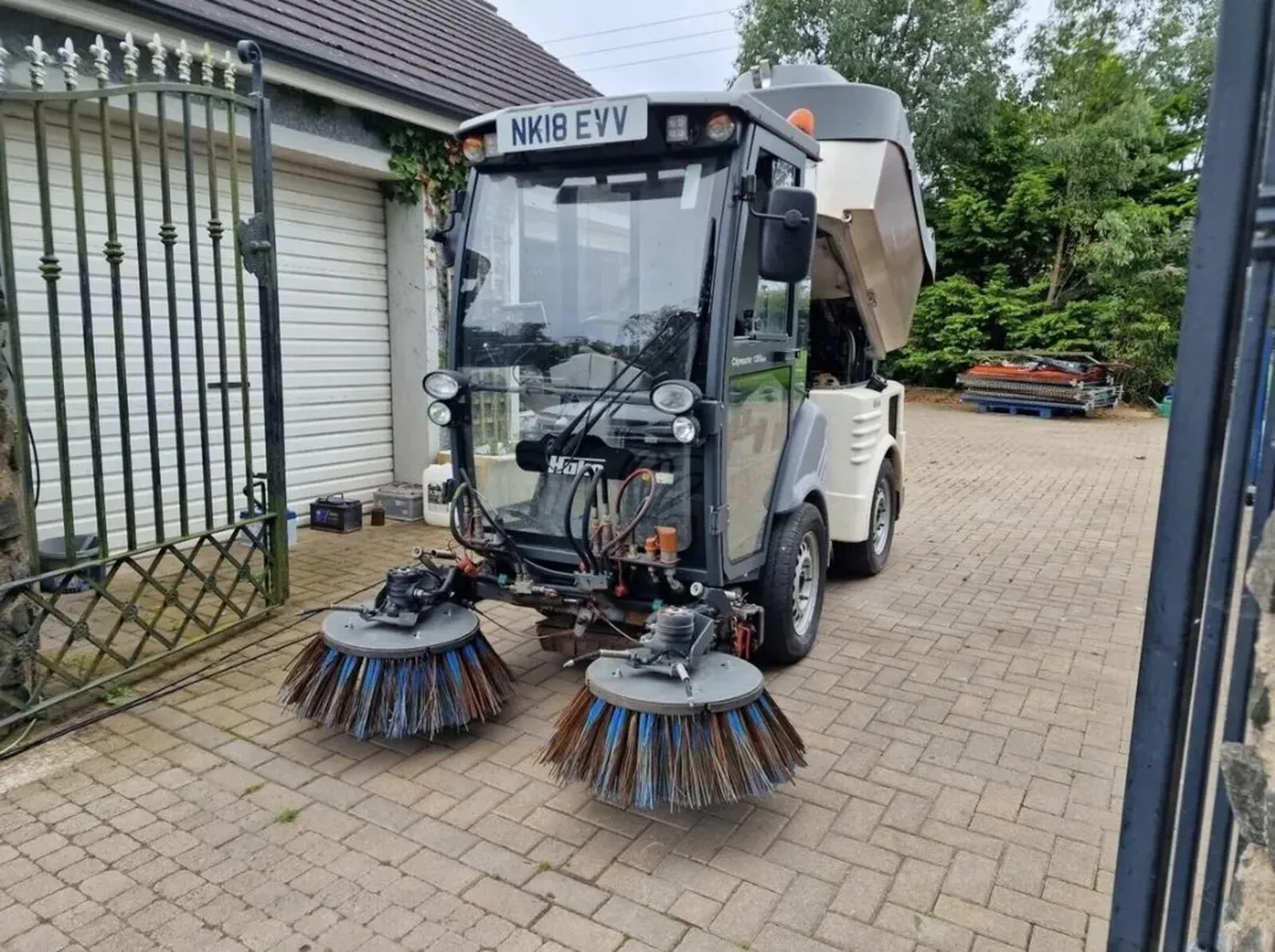 Hako Citymaster 1250 Road sweeper roadsweeper - Image 3