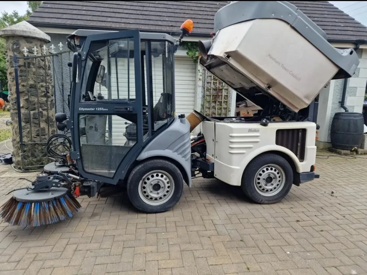 Hako Citymaster 1250 Road sweeper roadsweeper - Image 1