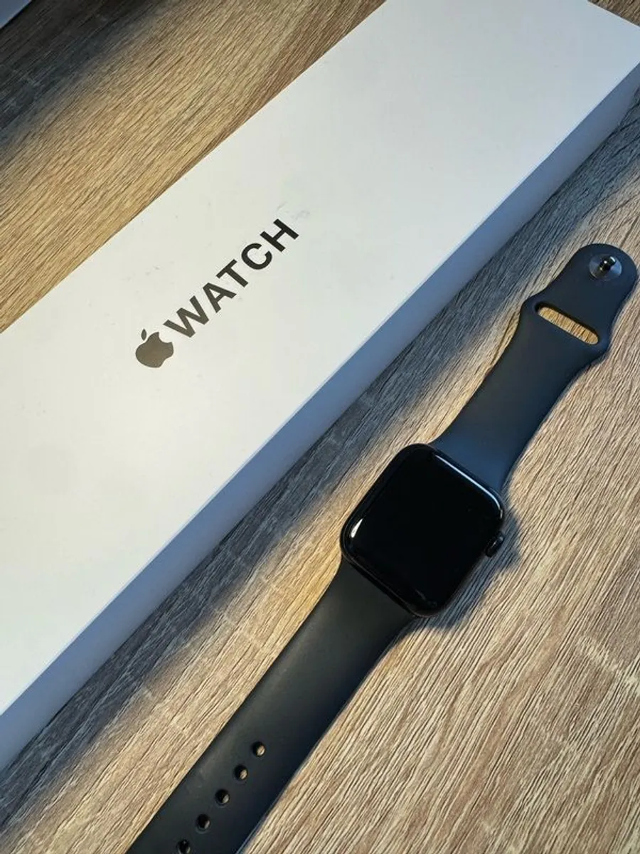Apple Watch SE Gen 2 - Image 4