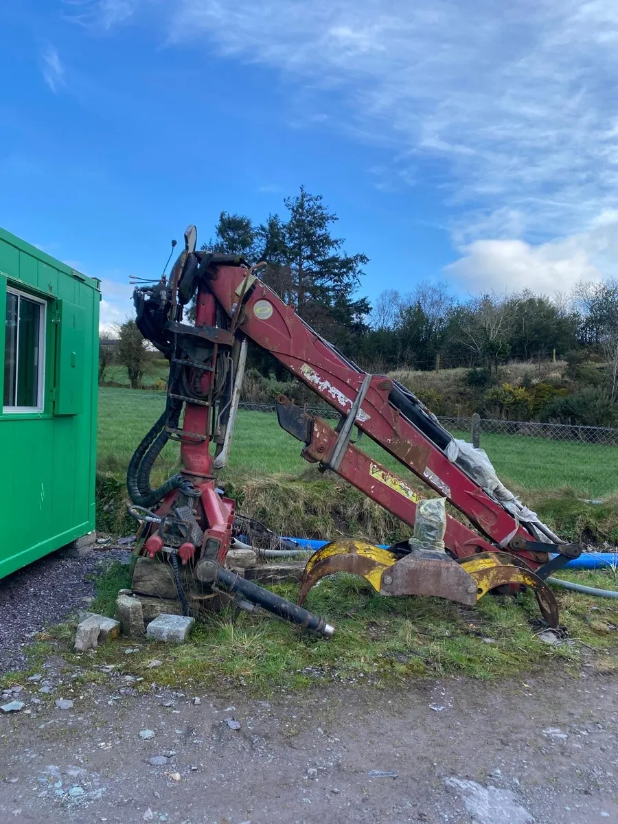 Timber crane - Image 1