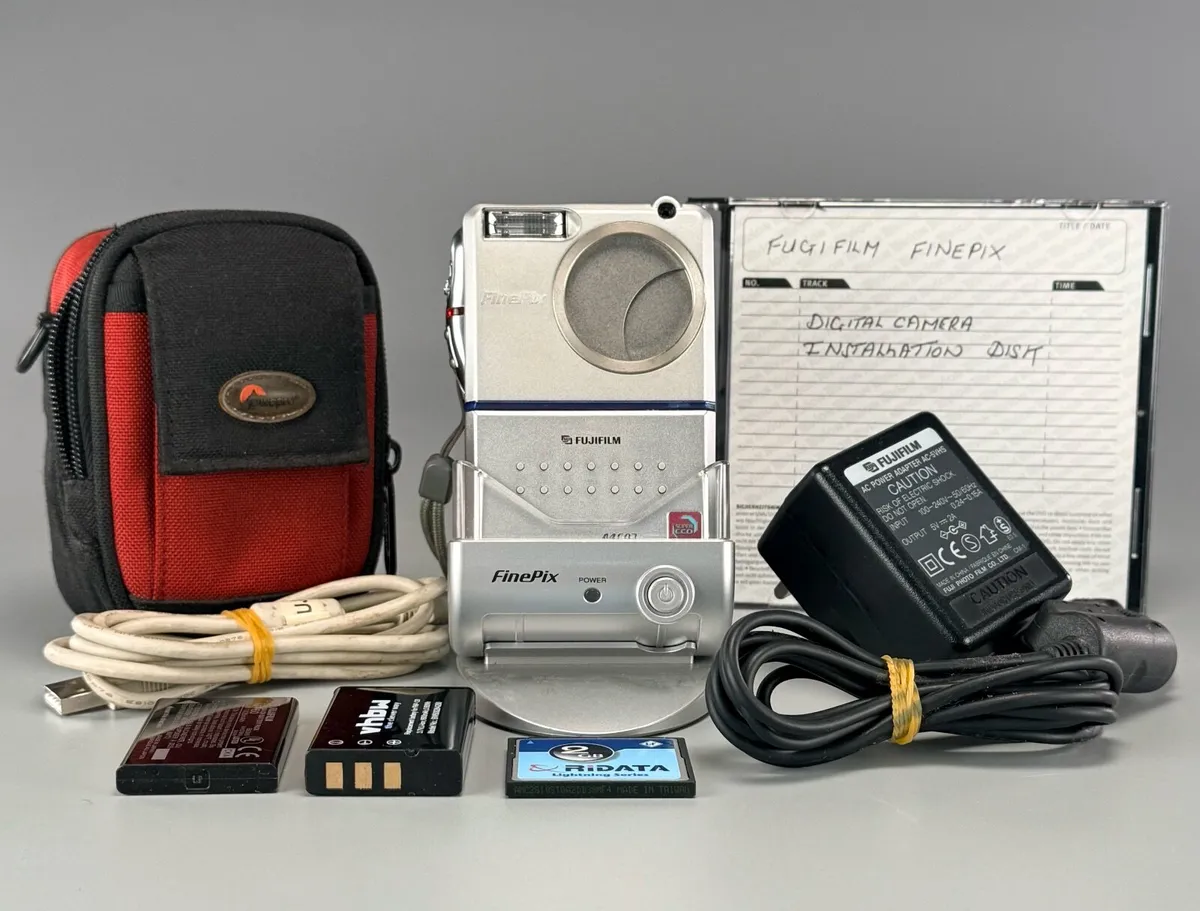 Fujifilm FinePix M603 Premium Kit - Image 4