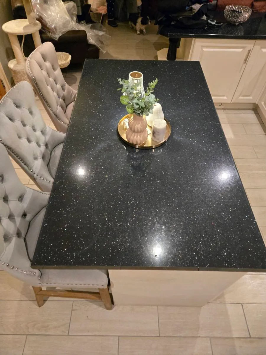 Kitchen Island - Image 3