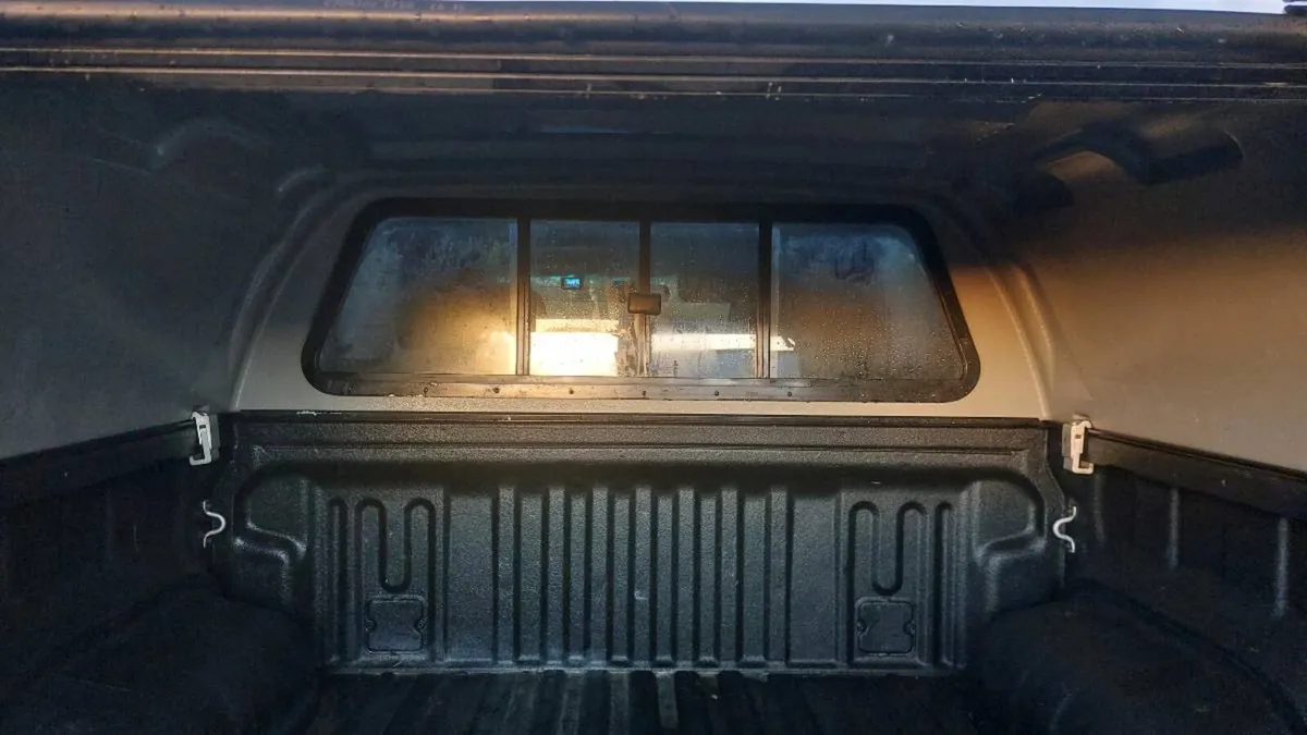 Toyota hilux Canopy - Image 4