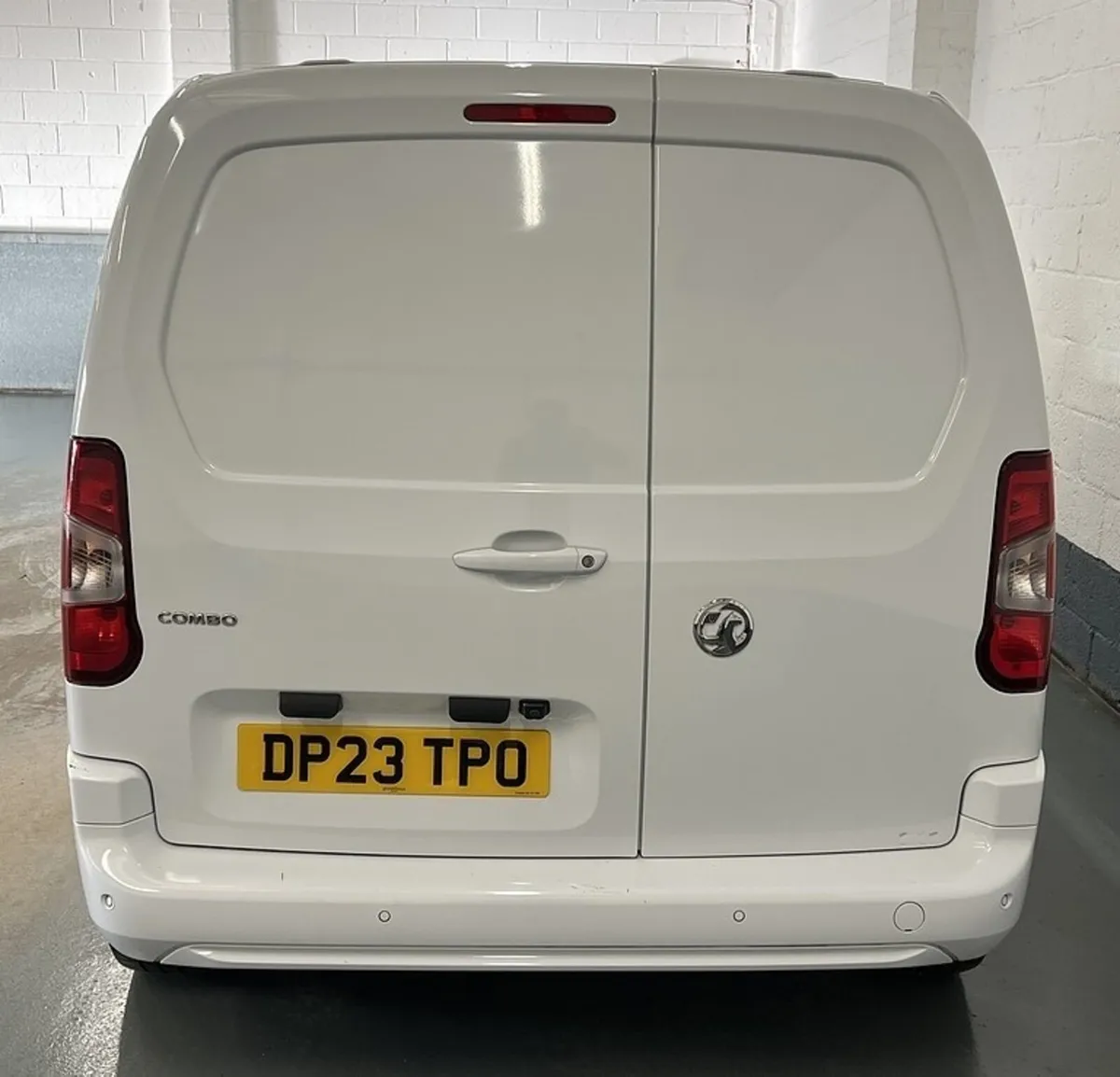 2023 Vauxhall Combo Panel Van - Image 3