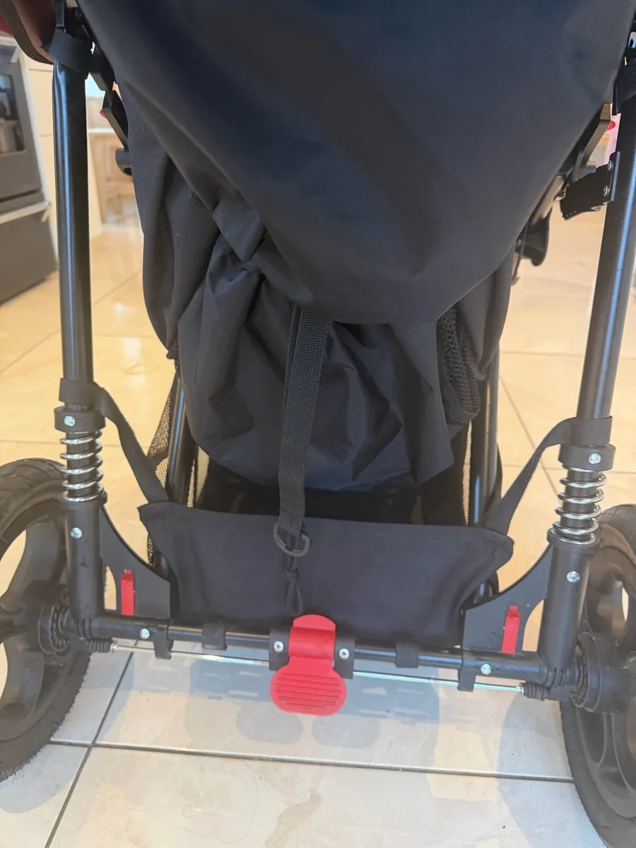 Out n about nipper - Image 4