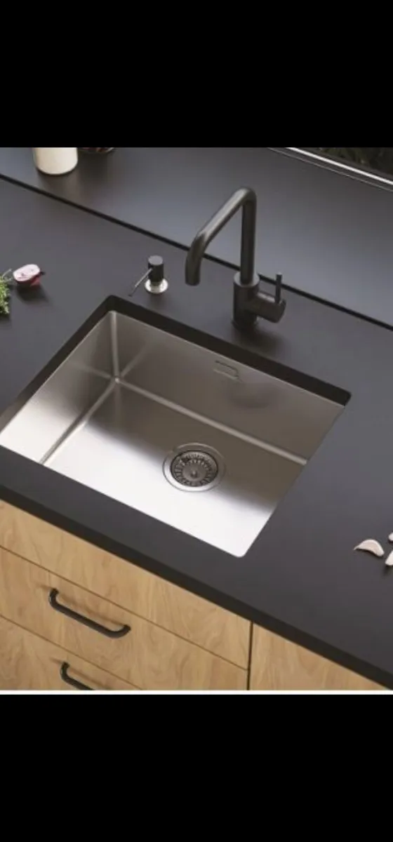 Kitchen sink - Image 1