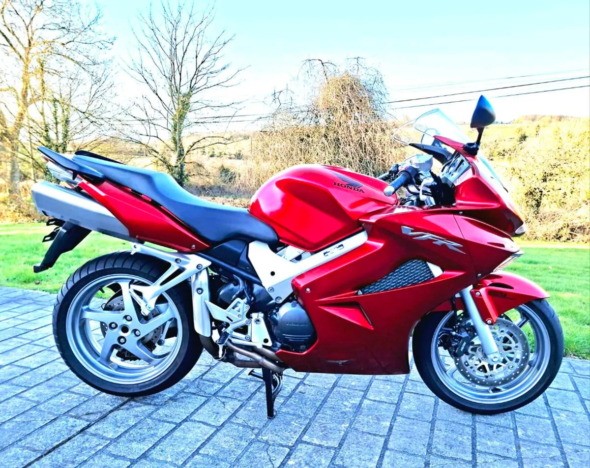 VFR800 2007 - Image 3