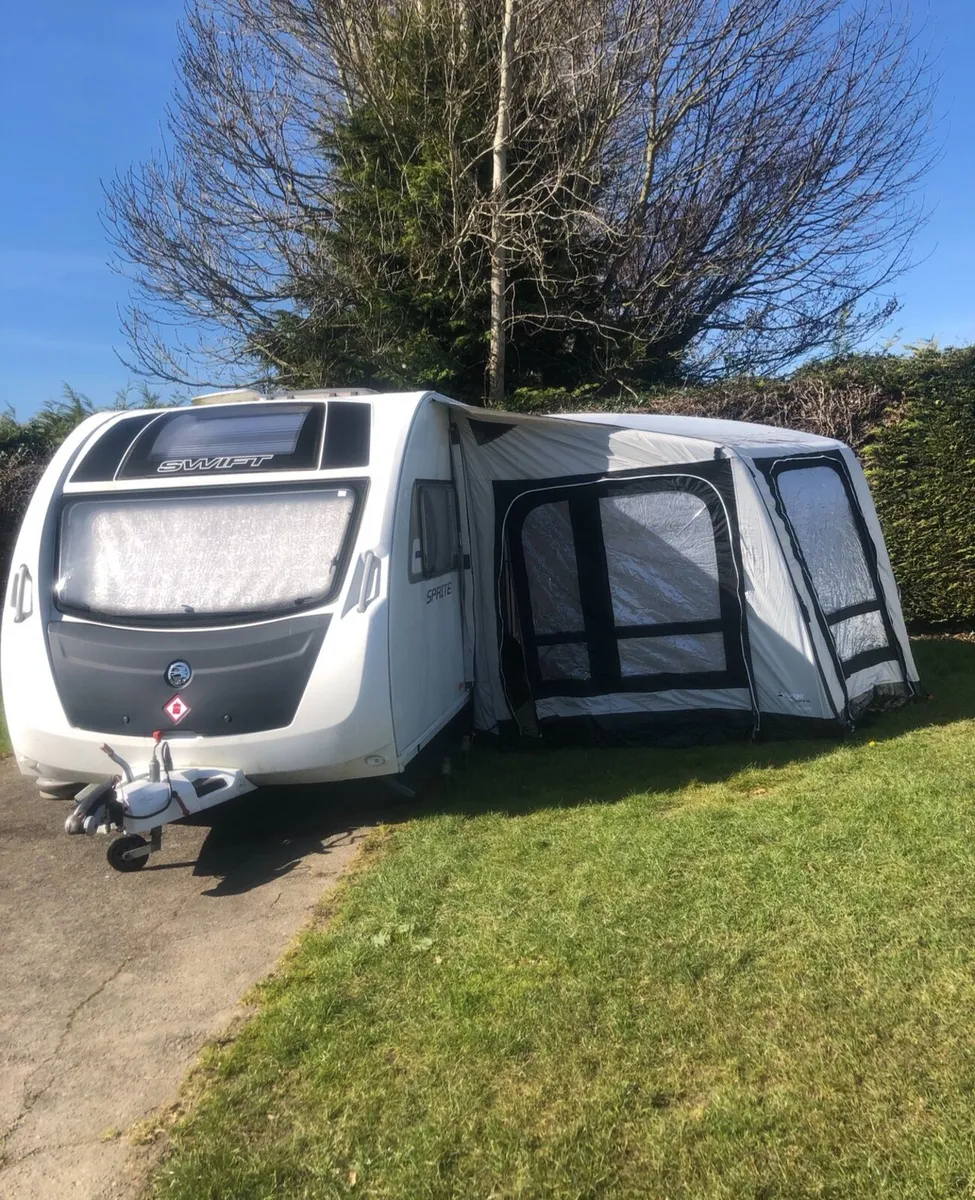 Swift Sprite Major 6TD - Motor Mover & Air Awning - Image 1