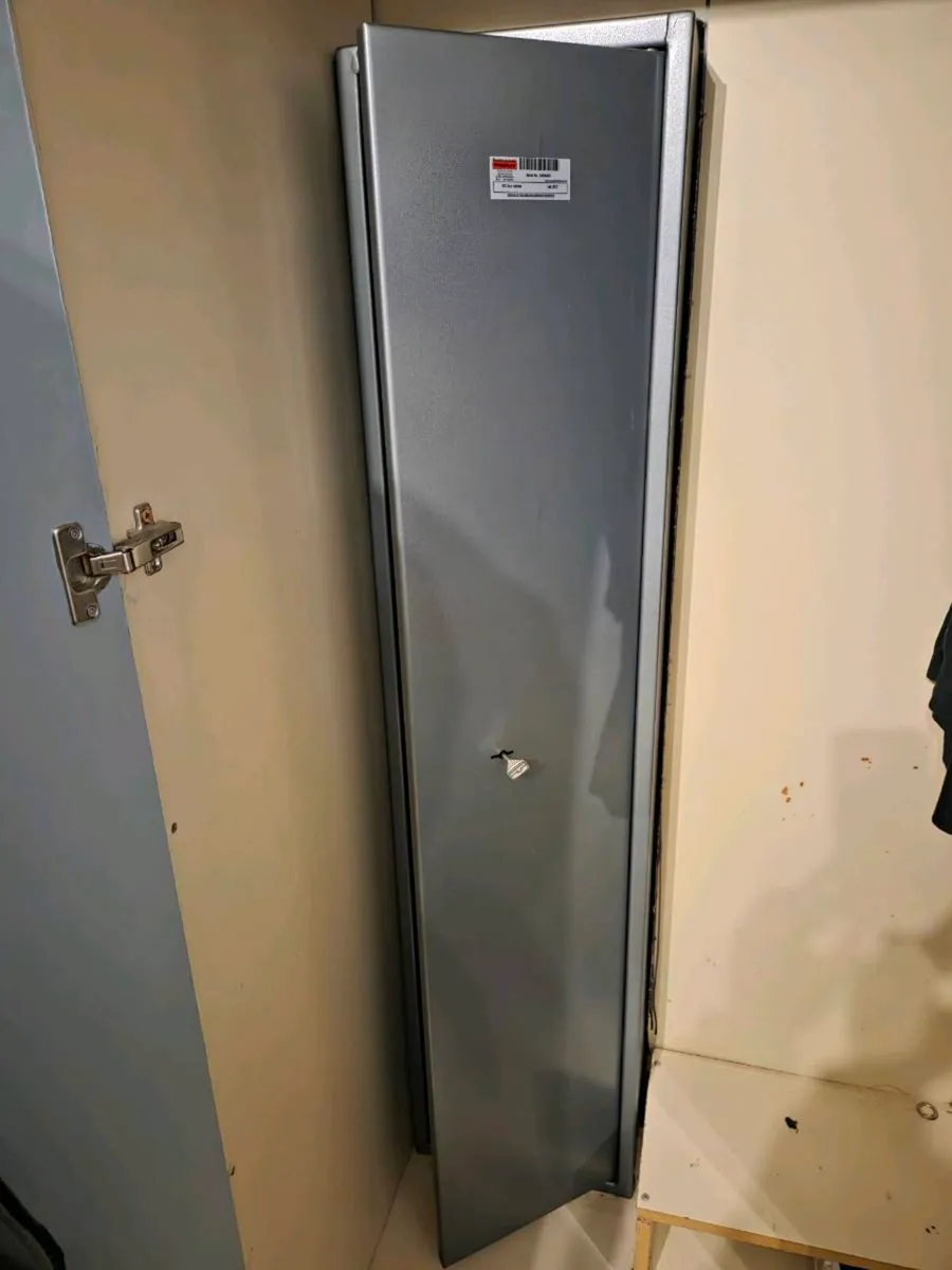 Warmflow 4 gun safe - Image 1