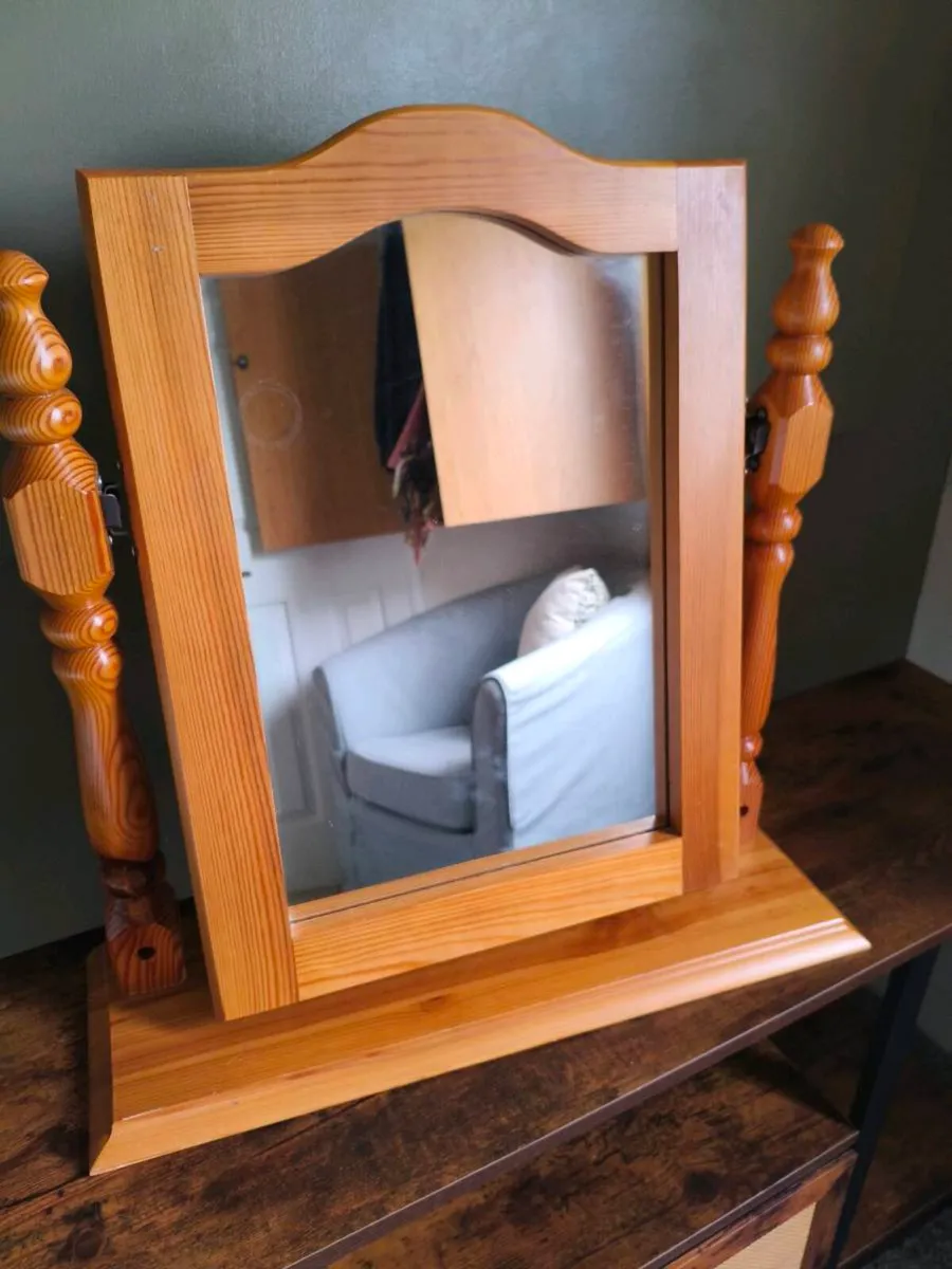 Lovely set new mirrors,3 for 30 - Image 2