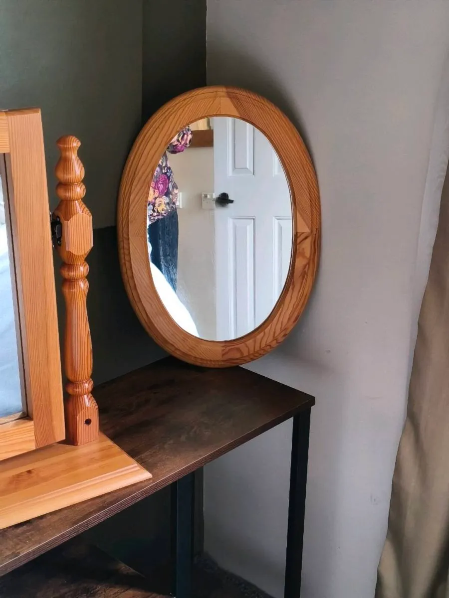 Lovely set new mirrors,3 for 30 - Image 3