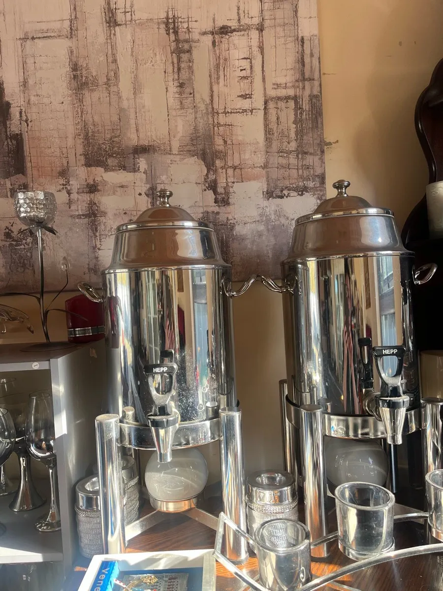 HEPP CATERING URNS LIKE NEW - Image 2