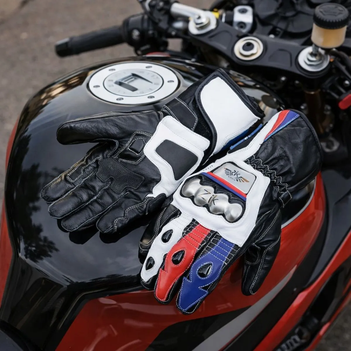 Premium Touchscreen Motorcycle Riding Leather Glov - Image 3