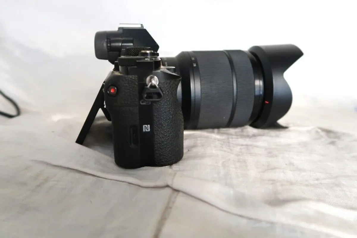 Sony A7S Camera + 28-70mm Lens + 2 Batteries + Dual Charger - Image 2