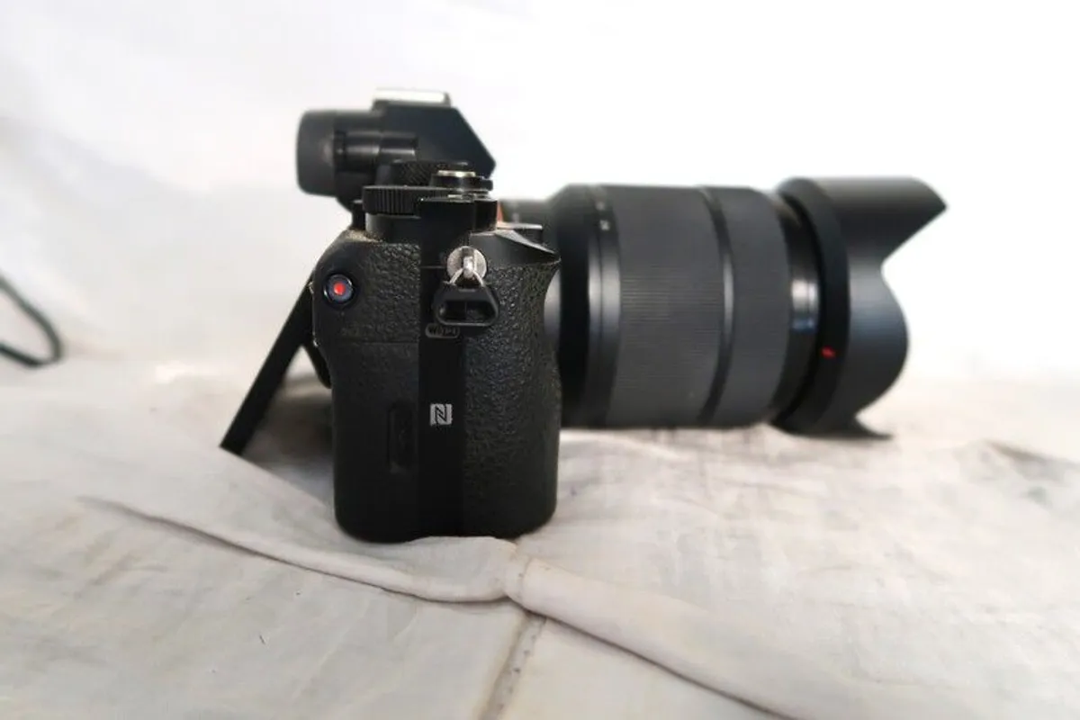 Sony A7S Camera + 28-70mm Lens + 2 Batteries + Dual Charger - Image 4