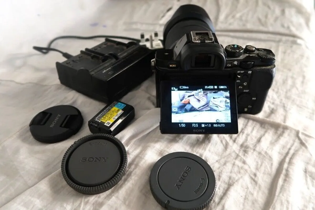Sony A7S Camera + 28-70mm Lens + 2 Batteries + Dual Charger - Image 1