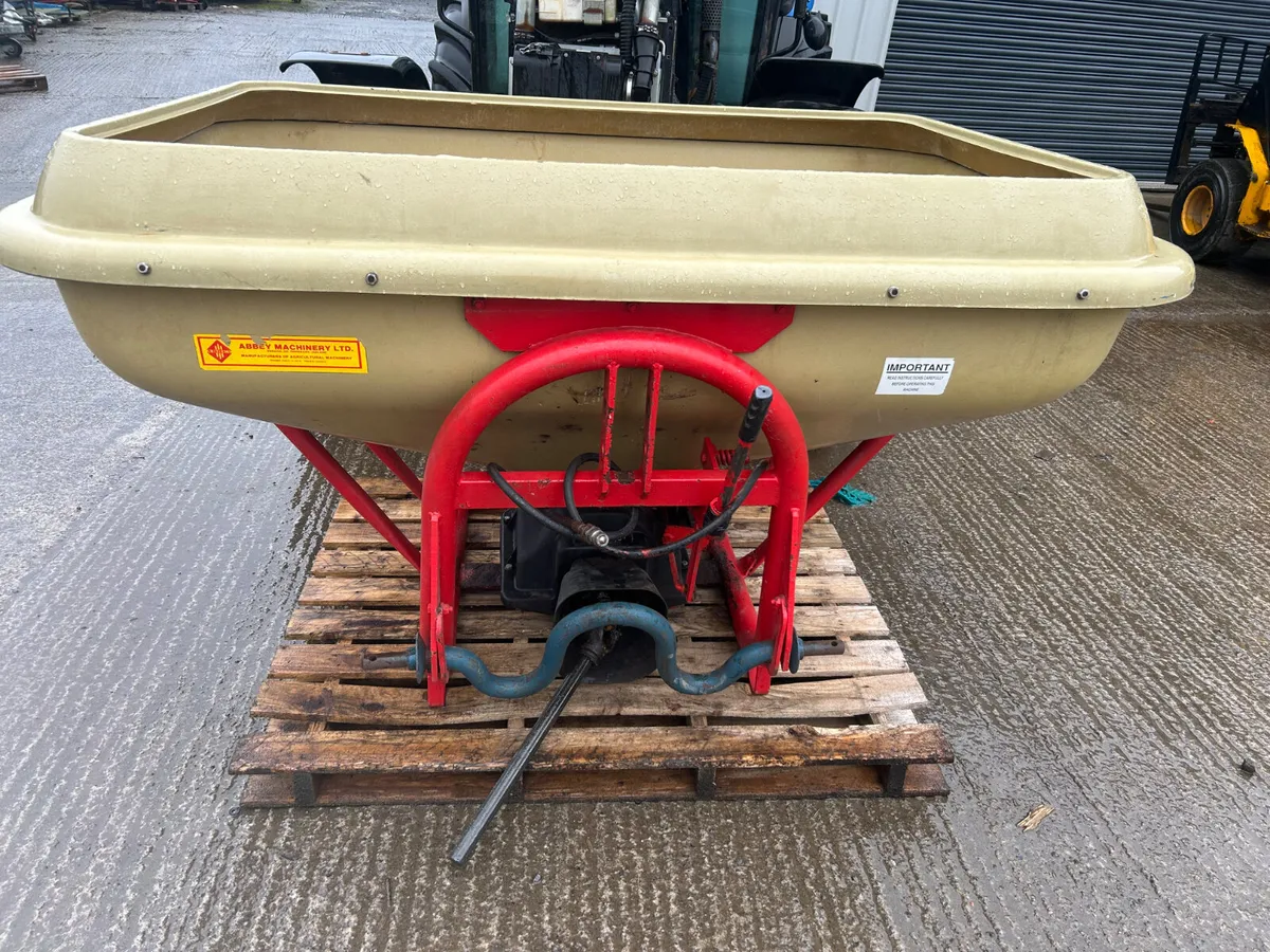 Abbey PA700 Fertiliser Spreader - Image 1