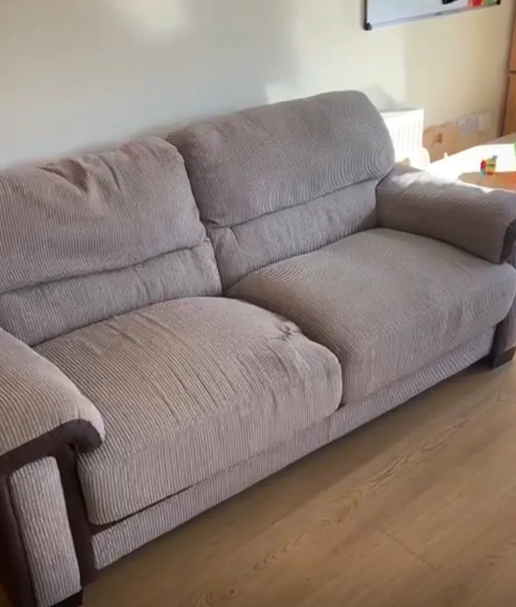 Free sofa - Image 3