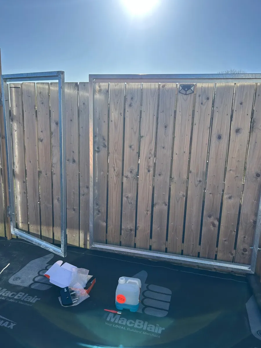 Composite gates and fencing - Image 4