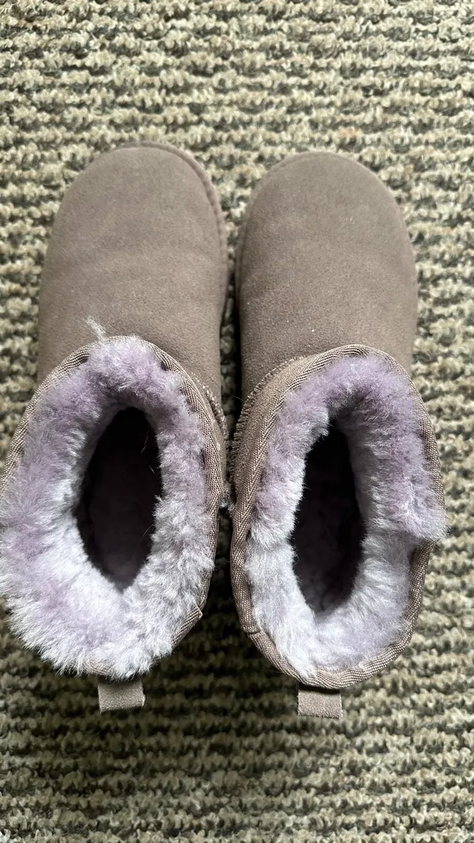 Womens slippers/ boots 8 - Image 3